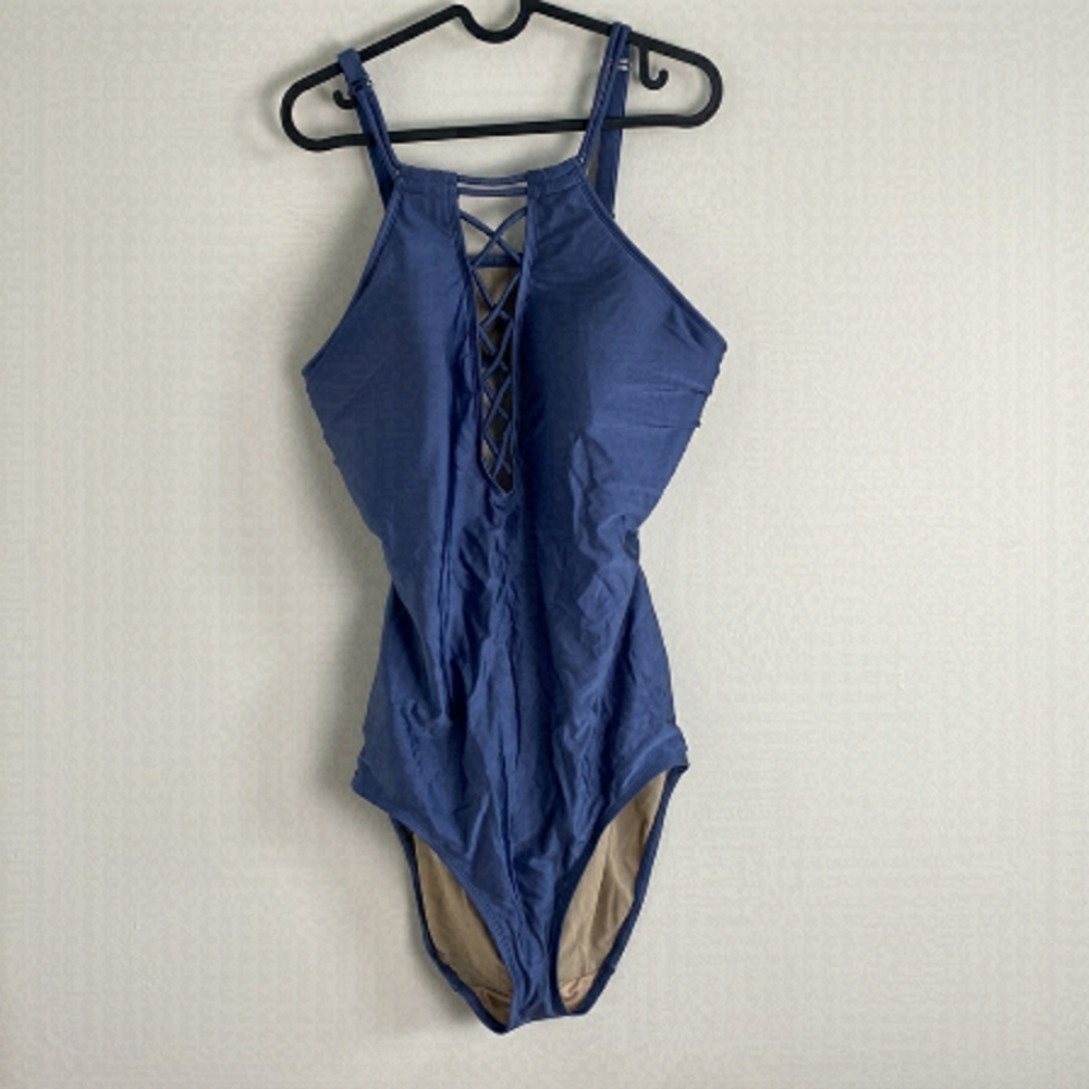 𝅺swim BY CACIQUE Hi Neck Criss Cross Front Cutout Back One Piece